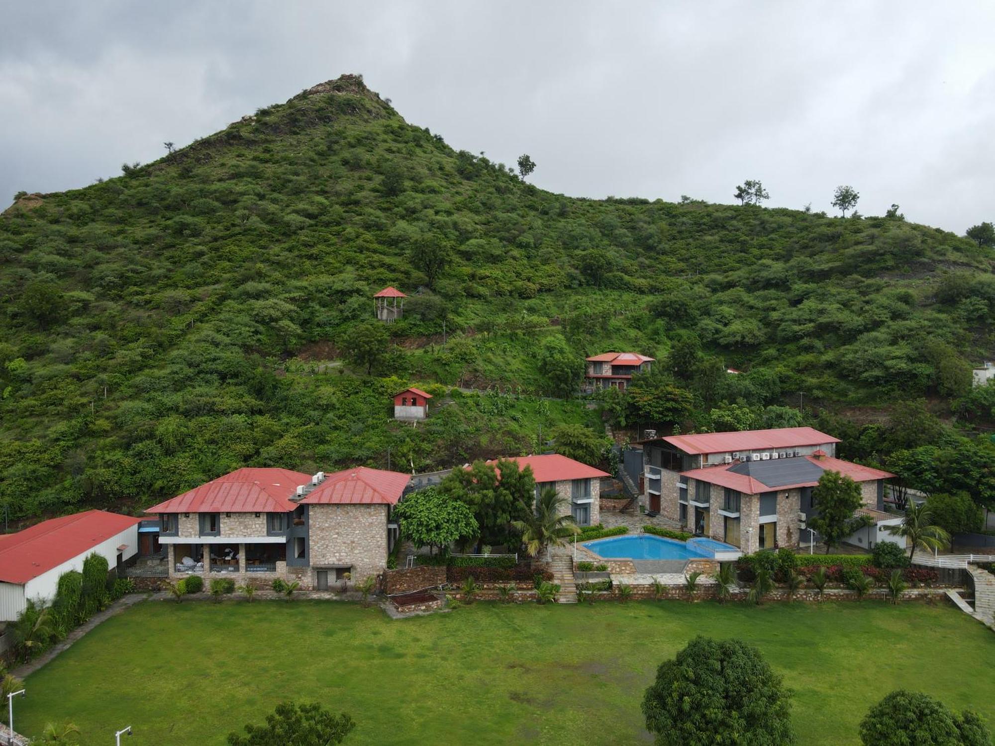 The Divine Hills Resort Nāi Buitenkant foto